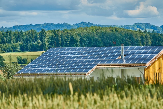 solární panely na domě